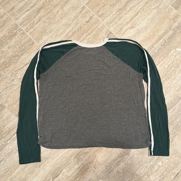 Hollister long sleeve T grey with green and white strips -size M - Picture 4 of 5